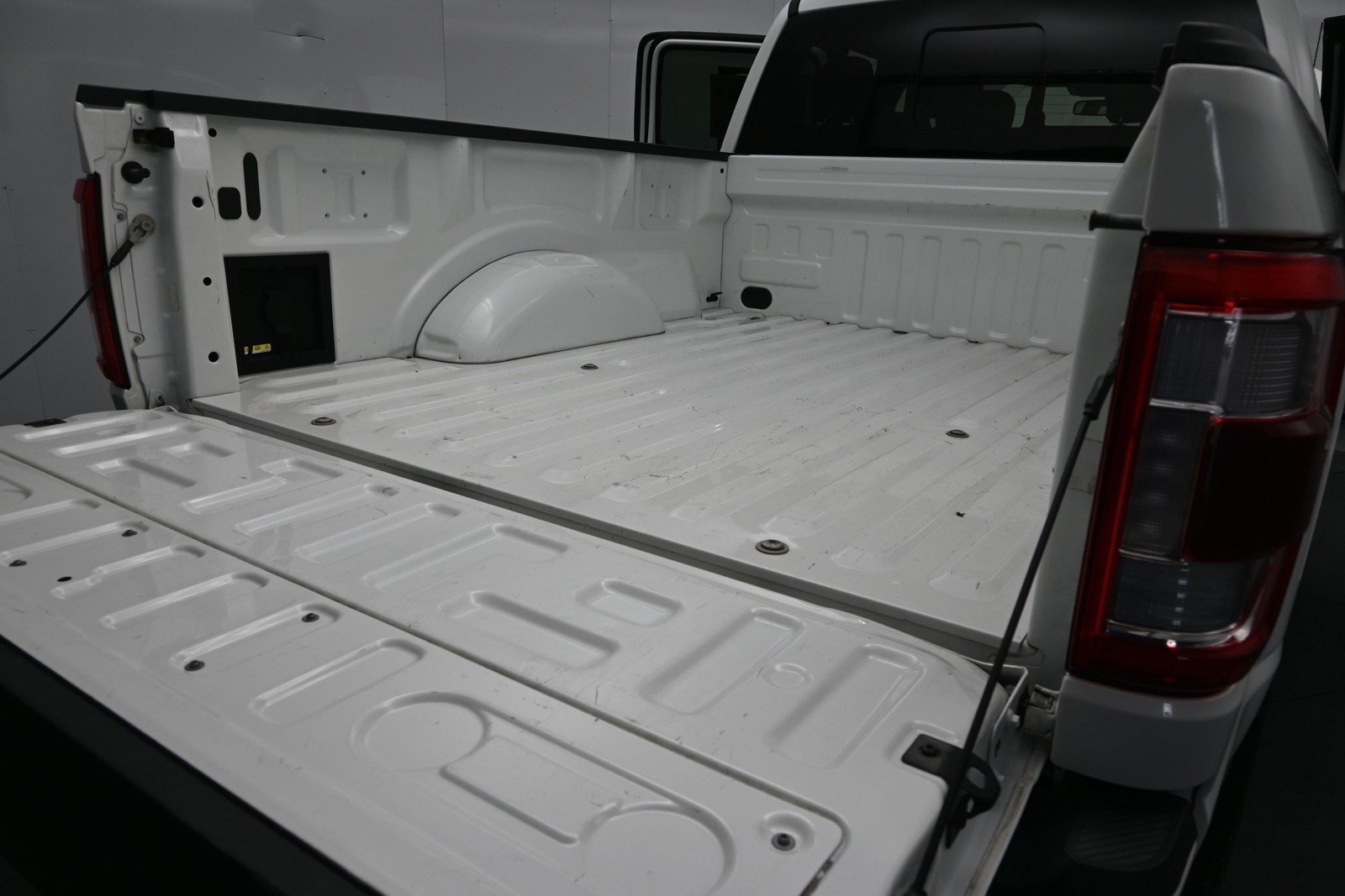 Used 2022 Ford F150 Platinum AWD/4WD image 9