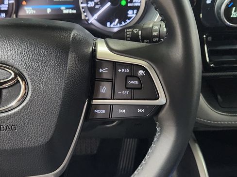 Used 2023 Toyota Highlander XSE FWD image 50
