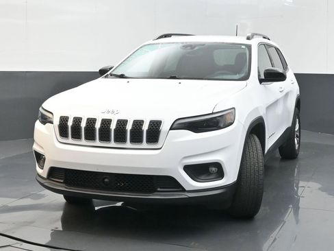 Certified 2022 Jeep Cherokee Latitude Lux image 3