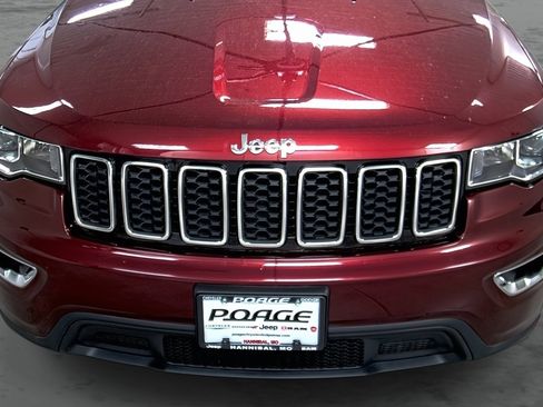Used 2021 Jeep Grand Cherokee Laredo X image 16