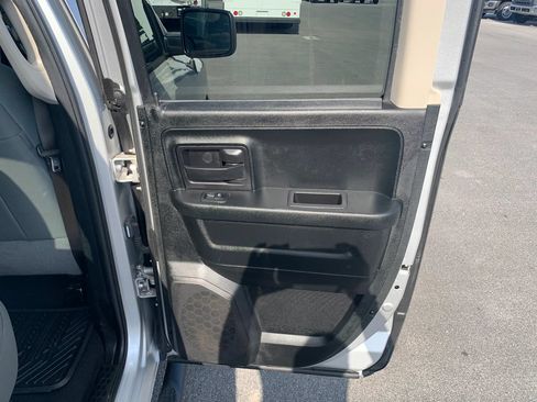 Used 2018 RAM 1500 Express RWD image 27
