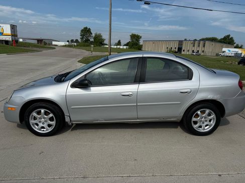 Used 2005 Dodge Neon SXT FWD image 4