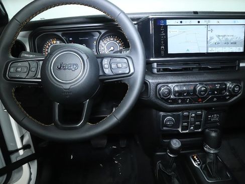 Used 2024 Jeep Gladiator Sport AWD/4WD image 27