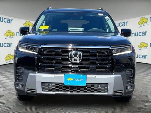 New 2026 Honda Pilot Touring image 3