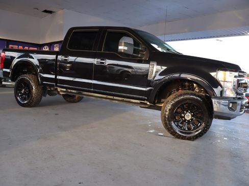 Used 2020 Ford F250 XLT w/ Tremor Off-Road Package image 6