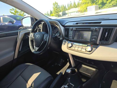 Used 2015 Toyota RAV4 Limited AWD/4WD image 10