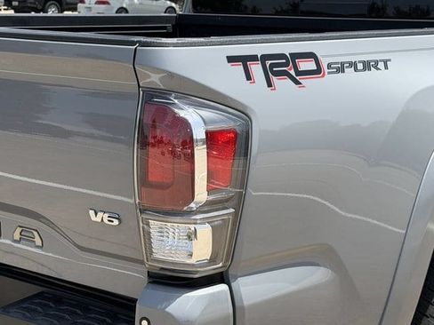Used 2021 Toyota Tacoma TRD Sport w/ Technology Package RWD image 7