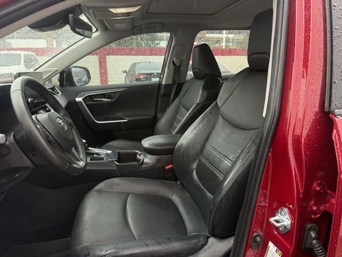 Used 2025 Toyota RAV4 Limited image 28