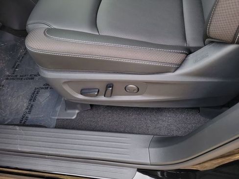 New 2026 Nissan Pathfinder SL FWD image 9