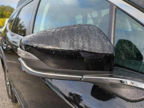 Used 2023 Subaru Outback Premium image 12