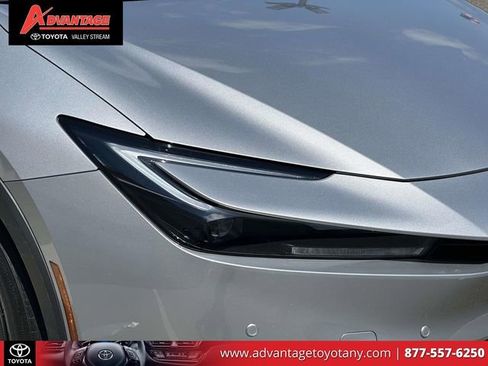 Used 2024 Toyota Prius Prime FWD image 8
