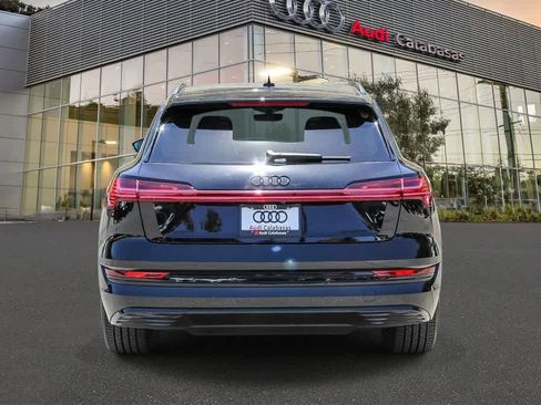 Used 2023 Audi e-tron Premium w/ Convenience Plus Package AWD/4WD image 3