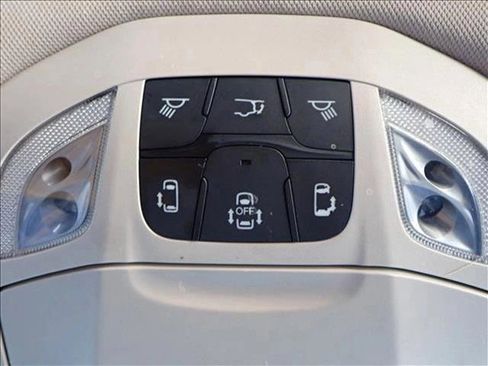 Used 2020 Chrysler Pacifica Limited image 26