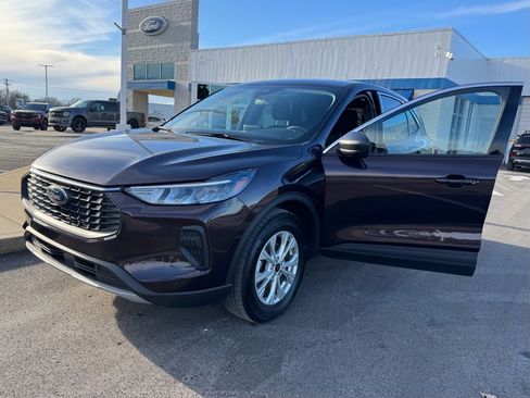 Used 2023 Ford Escape Active image 31