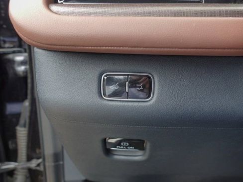 Used 2025 Lincoln Navigator Reserve AWD/4WD image 14