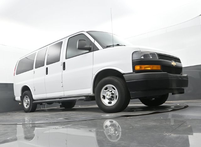 Used 2022 Chevrolet Express 2500 LS w/ Driver Convenience Package RWD image 9