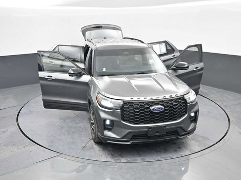 Used 2025 Ford Explorer ST-Line image 43