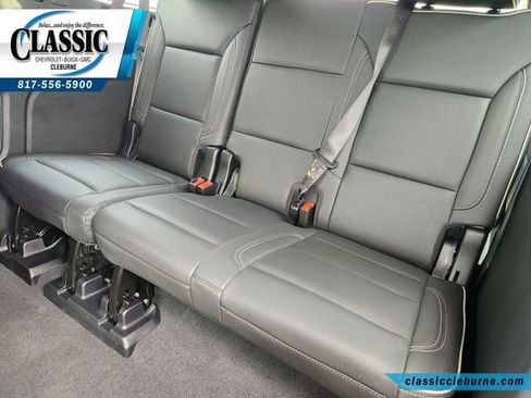 Used 2025 Chevrolet Suburban Premier RWD image 29