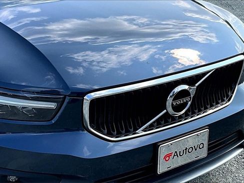 Used 2022 Volvo XC40 T5 Momentum image 29