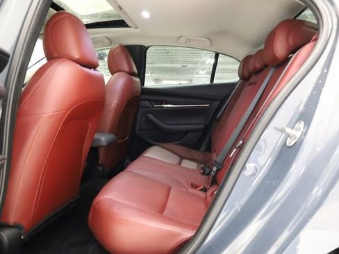 Used 2023 MAZDA MAZDA3 s image 24