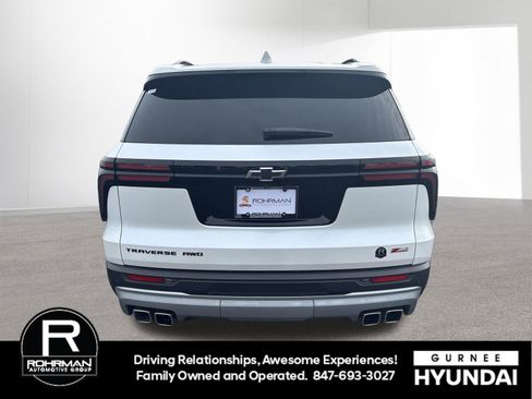 Used 2025 Chevrolet Traverse Z71 w/ LPO, Floor Liner Package AWD/4WD image 9
