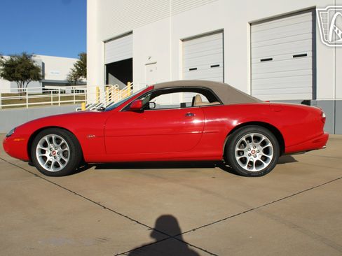 Used 2000 Jaguar XK8 Convertible image 7