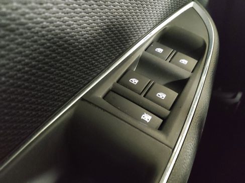 Used 2017 Chevrolet Cruze LT w/ Convenience Package image 27