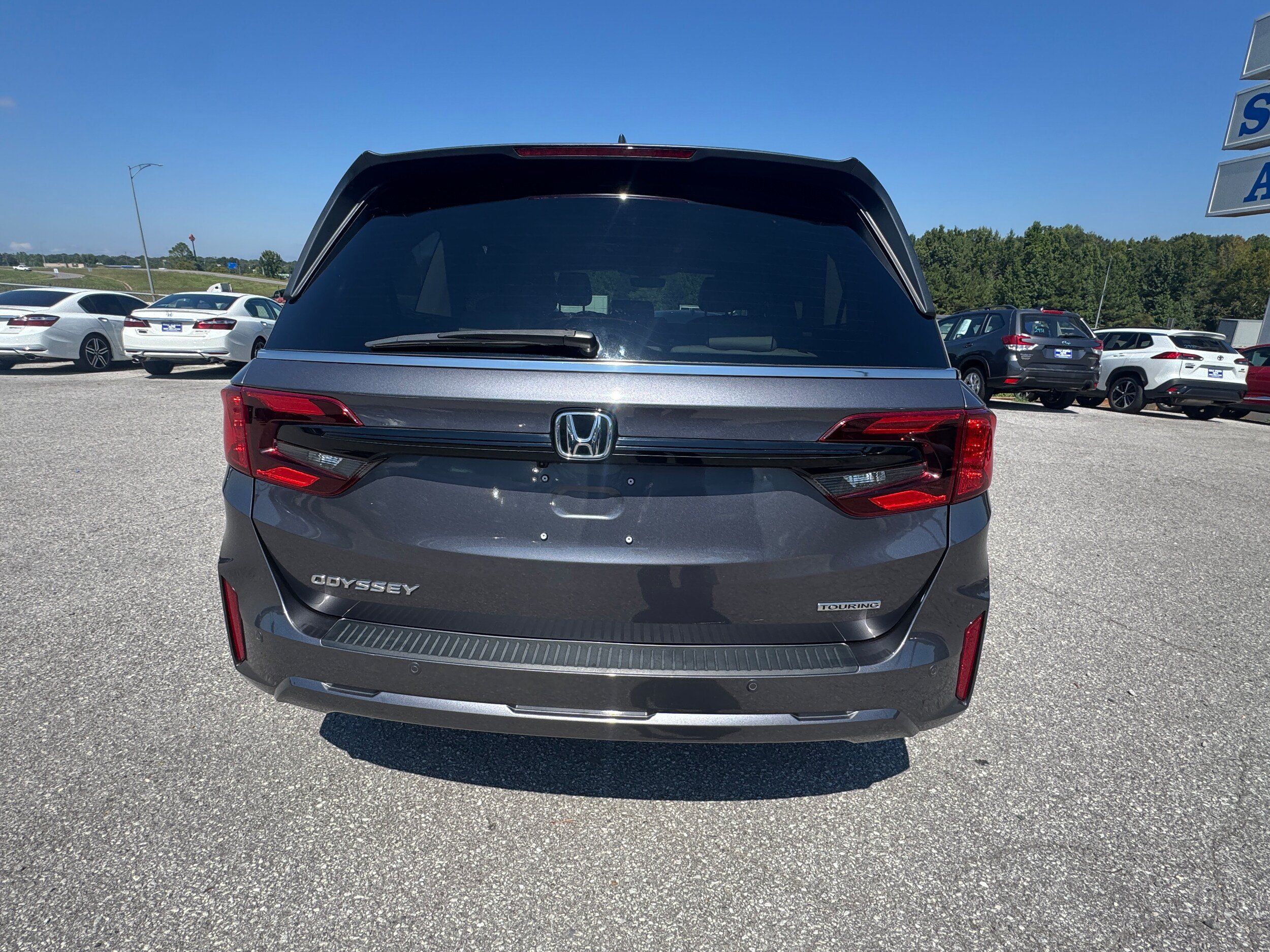 Used 2025 Honda Odyssey Touring image 6