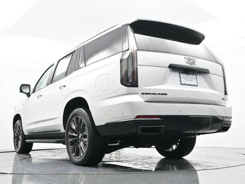 Certified 2025 Cadillac Escalade Sport w/ LPO, ONYX Package AWD/4WD image 57