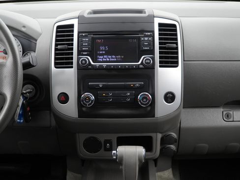 Used 2016 Nissan Frontier Desert Runner image 23