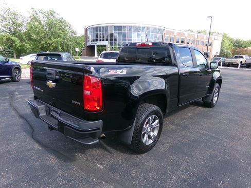 Used 2020 Chevrolet Colorado Z71 AWD/4WD image 3