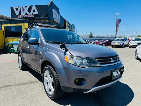 Used 2008 Mitsubishi Outlander XLS AWD/4WD image 3