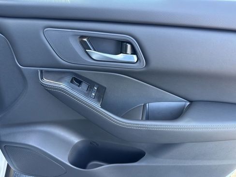 New 2026 Nissan Rogue SV FWD image 18