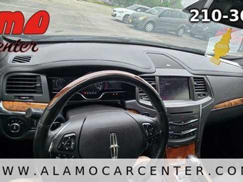 Used 2013 Lincoln MKS FWD image 38