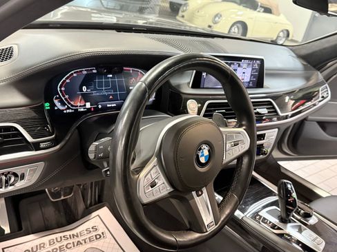 Used 2021 BMW 750i xDrive w/ Executive Package image 36