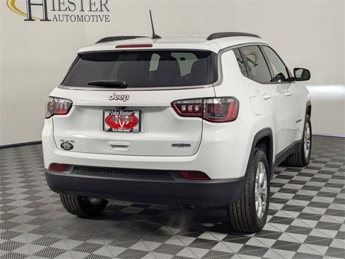 Used 2024 Jeep Compass Latitude image 7