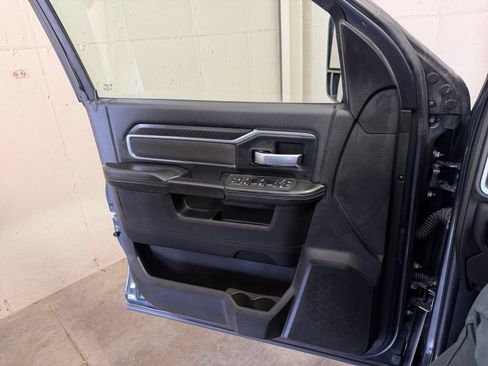 Used 2025 RAM 2500 Big Horn AWD/4WD image 18