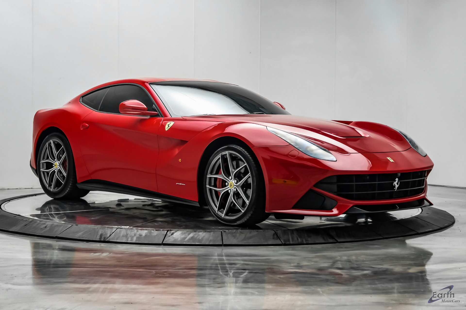 Used 2015 Ferrari F12 Berlinetta RWD image 28