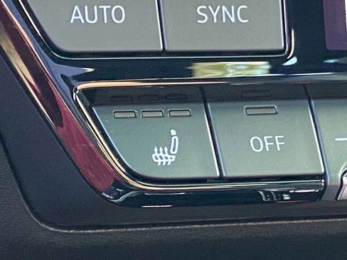 Used 2024 Audi Q4 e-tron Premium Plus w/ Premium Plus image 17