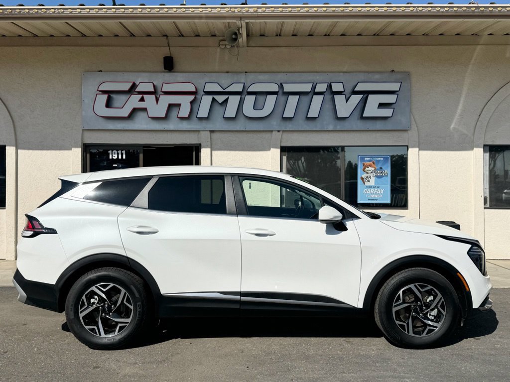 Used 2024 Kia Sportage LX FWD image 3