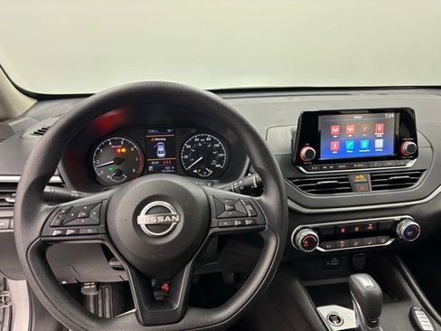 Used 2024 Nissan Altima 2.5 S image 14