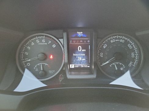 Used 2018 Toyota Tacoma TRD Sport AWD/4WD image 14