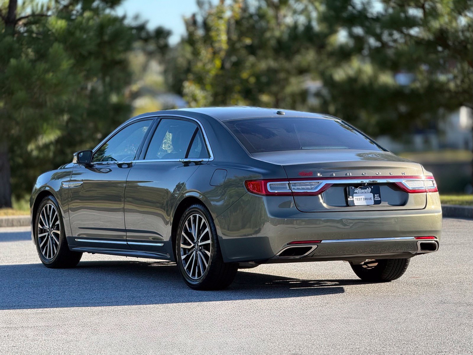 Used 2017 Lincoln Continental Select FWD image 10