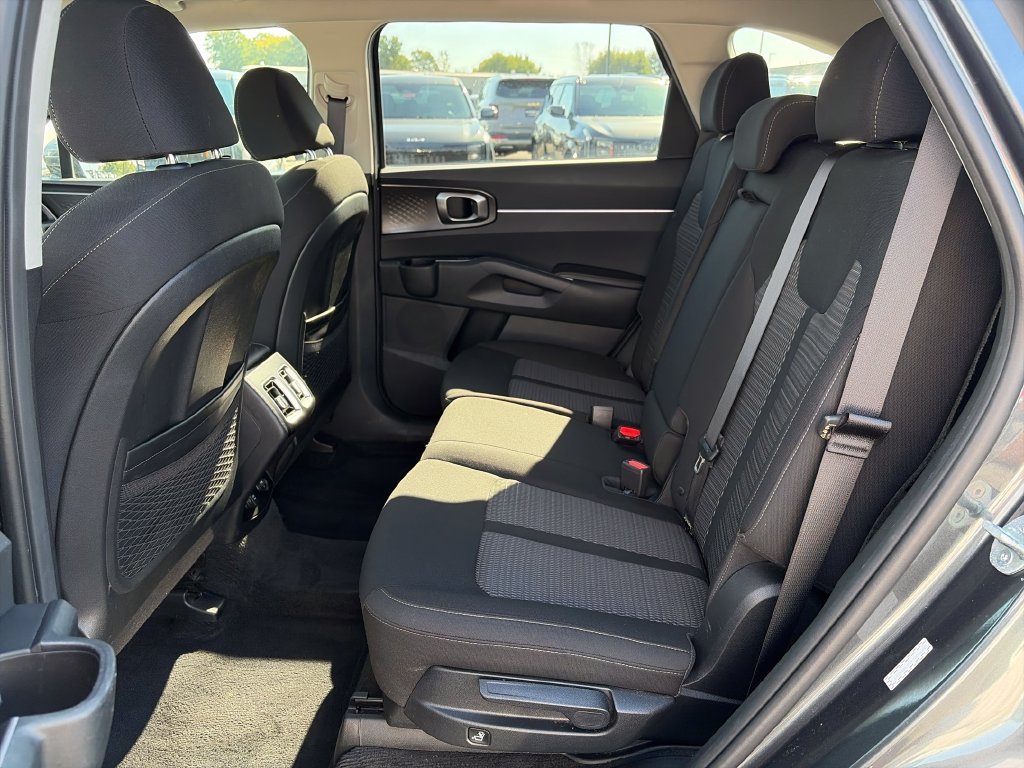Used 2023 Kia Sorento LX AWD/4WD image 22