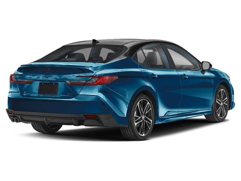 Used 2025 Toyota Camry XSE FWD image 2
