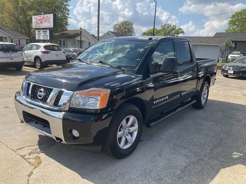 Used 2013 Nissan Titan SV w/ SV Premium Utility Pkg image 7