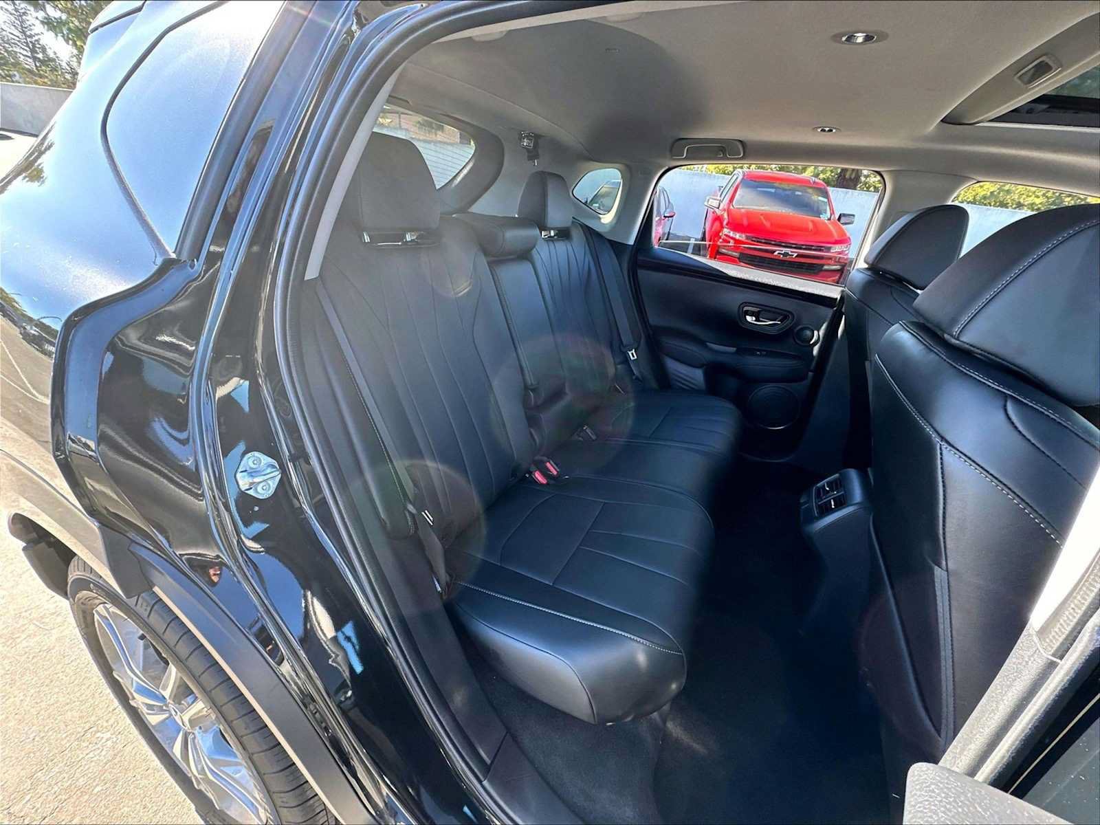 Used 2025 Acura ADX FWD image 30