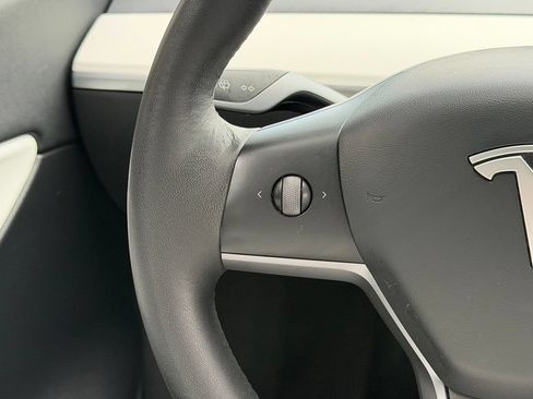 Used 2022 Tesla Model Y Long Range AWD/4WD image 44