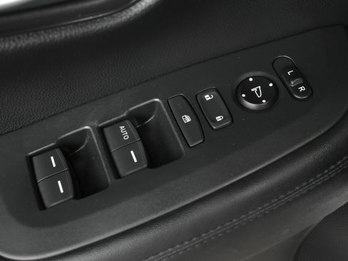 Used 2025 Honda HR-V LX image 13