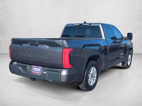 Used 2022 Toyota Tundra SR5 w/ SR5 Premium Package image 5